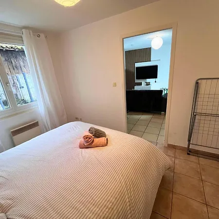 Cocon équipé Avec Jardin Au Centre-ville Сasa de vacaciones