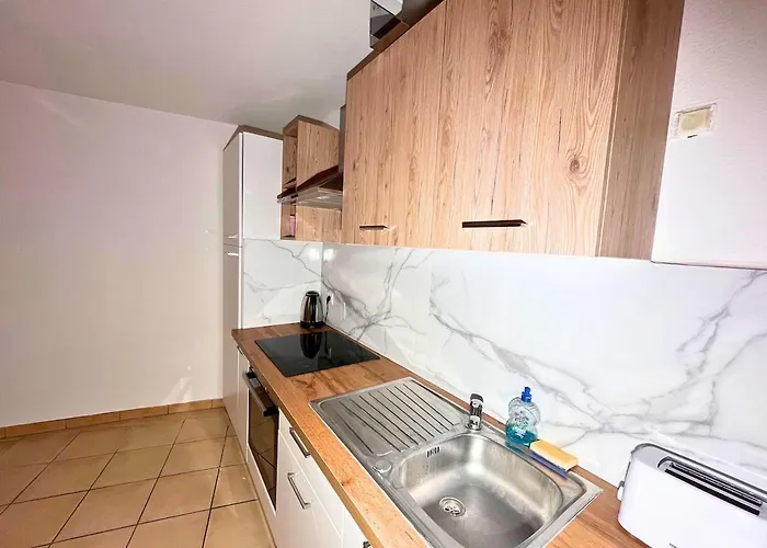 Casa vacanze Cocon équipé Avec Jardin Au Centre-ville