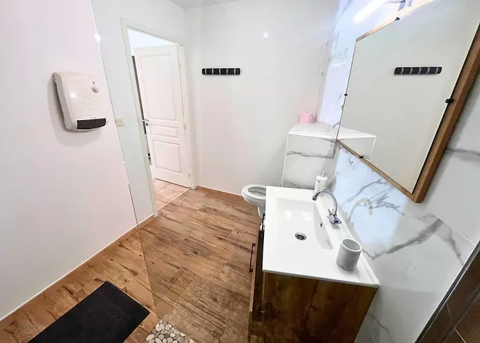 Casa vacanze Cocon équipé Avec Jardin Au Centre-ville Saint-Gaudens (Haute-Garonne)