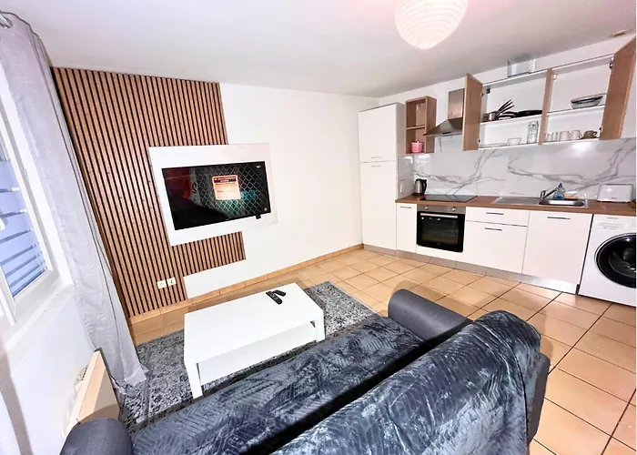 Casa de Férias Cocon Equipe Avec Jardin Au Centre-ville *